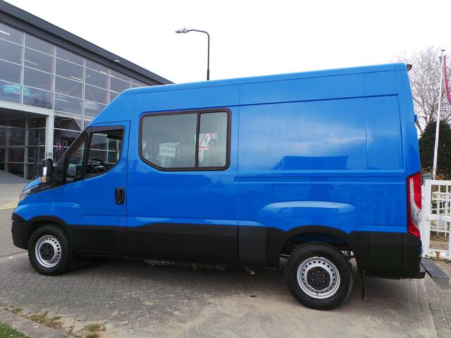 Iveco DAILY 35S17V 3.0 352 DC 3500kg trekgewicht, 5 persoons