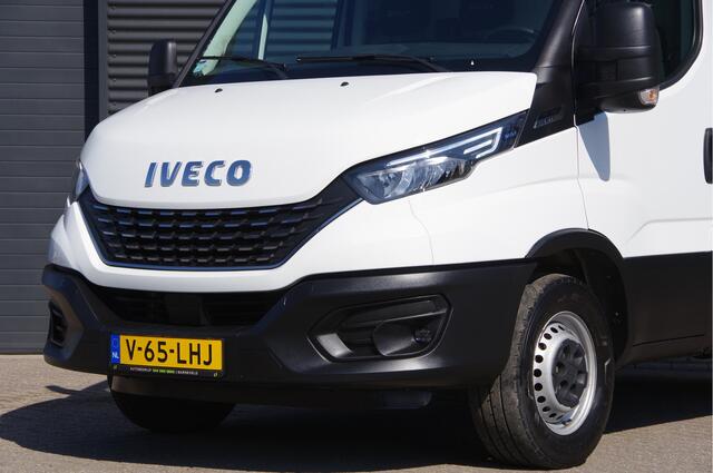 Iveco DAILY 35S16 2.3 L1H1 160PK AUT. LED, 3.5T TREKHAAK, GEVEERDE STOEL, CAMERA, CLIMA, CRUISE