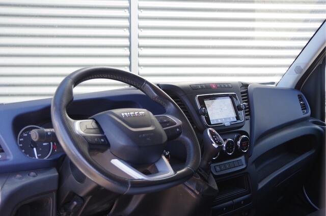 Iveco DAILY 35S16 2.3 L1H1 160PK AUT. LED, 3.5T TREKHAAK, GEVEERDE STOEL, CAMERA, CLIMA, CRUISE