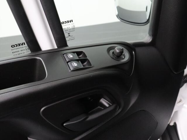 Iveco DAILY 35C16 Bakwagen+Laadklep | Airco | 3-Persoons | 750Kg Laadklep