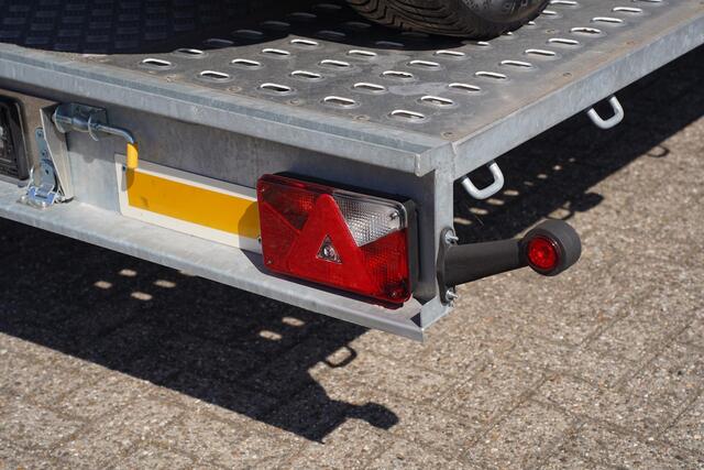 Iveco DAILY 35S18 180 pk Aut. Autotransporter met Aanhanger 3-Lader, Adapt. Cruise, Navi, Luchtvering, 16" LMV, Zonneklep