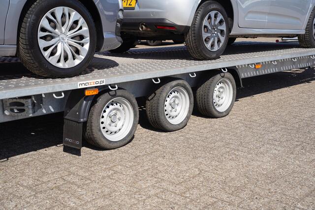 Iveco DAILY 35S18 180 pk Aut. Autotransporter met Aanhanger 3-Lader, Adapt. Cruise, Navi, Luchtvering, 16" LMV, Zonneklep