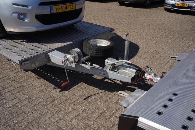 Iveco DAILY 35S18 180 pk Aut. Autotransporter met Aanhanger 3-Lader, Adapt. Cruise, Navi, Luchtvering, 16" LMV, Zonneklep