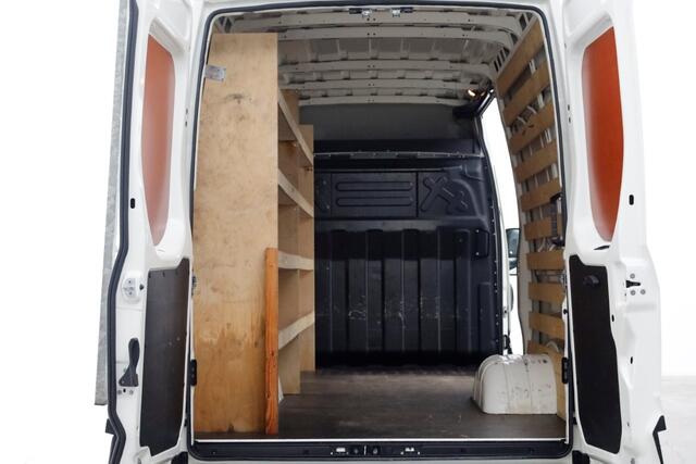 Iveco DAILY 35C16 160pk L2H2 Dubbel Lucht Airco/Imperiaal/Trekhaak 3500kg 02-2020
