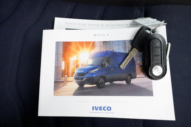 Iveco DAILY 35C16 160pk L2H2 Dubbel Lucht Airco/Imperiaal/Trekhaak 3500kg 02-2020