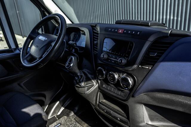 Iveco DAILY 35S16 L2H2 | Automaat | 160PK | 3.5T Trekgewicht | 7-Zits | Cruise | Camera | PDC | Climate | Imperiaal | Ladder | Euro 6