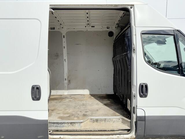 Iveco DAILY 50C18 Automaat L4H3 Dubbellucht Airco Cruise Control Apple Carplay Tachograaf