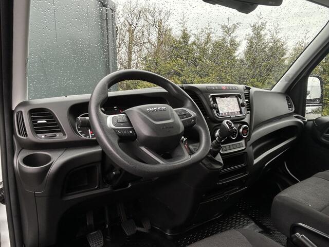 Iveco DAILY 35S14 2.3 D / PICK UP MET LANGE BAK / 7 PERSOONS DUBBELE CABINE / 22.770 KM / AIRCO / CRUISE / NAVI / 3.5 TONS TREKHAAK