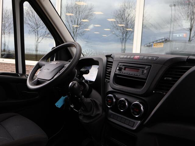 Iveco DAILY 35C14V 2.3 136 PK L2H2 3-ZITS *DUBBEL LUCHT* + TREKHAAK 3500 KG | CLIMATE | CRUISE CONTROL