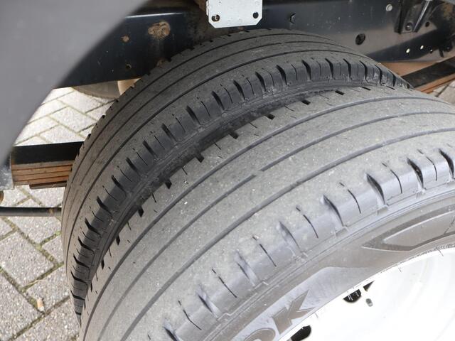 Iveco DAILY 35C14V 2.3 136 PK L2H2 3-ZITS *DUBBEL LUCHT* + TREKHAAK 3500 KG | CLIMATE | CRUISE CONTROL