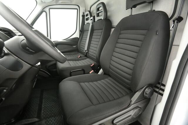 Iveco DAILY 35C16H 2.3 410 157PK Dubbellucht Laadklep Bakwagen Laadbak Airco 3 Persoons Elektrpakket