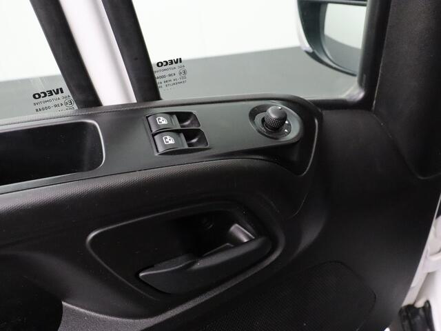 Iveco DAILY 35S14V L2H2 Dubbele Cabine | 3500Kg Trekhaak | Airco | 6-Persoons