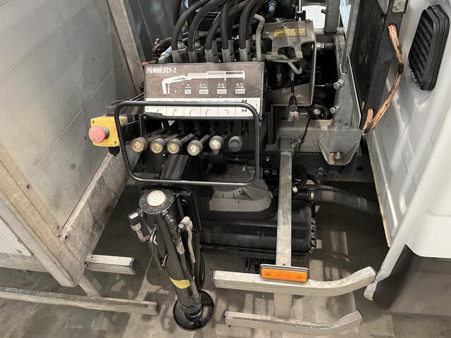 Iveco DAILY 35S18 3.0 410 Open Laadbak / Hiab Duo Kraan / Euro 6 / Airco / Trekhaak 3500 KG / Cruise Control / 3-Zits / 52.750 KM !!