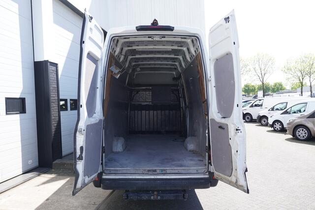 Iveco DAILY 3.0 180PK AUTOMAAT 3.500KG EURO 6 - Airco - Cruise - Trekhaal - ¤23.950, - Excl.
