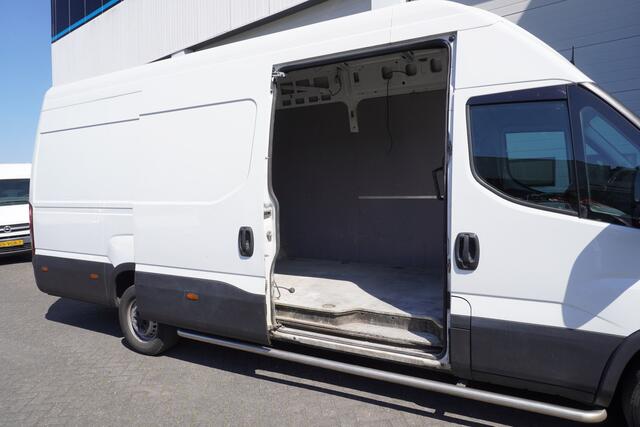 Iveco DAILY 3.0 180PK AUTOMAAT 3.500KG EURO 6 - Airco - Cruise - Trekhaal - ¤23.950, - Excl.
