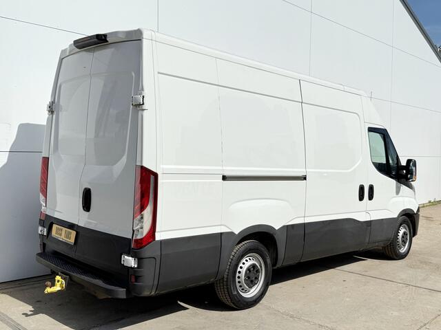 Iveco DAILY 35S14 L2H2 Luchtvering Trekhaak Cruise Control Climate Control Lucht Geveerde Bestuurdersstoel