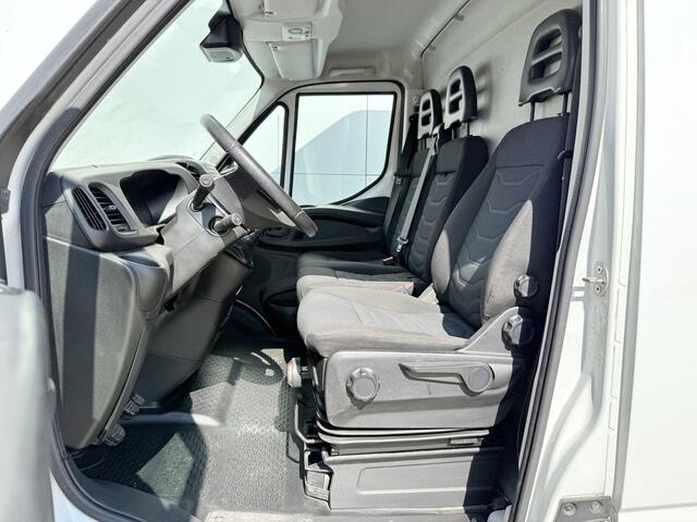 Iveco DAILY 35S14 L2H2 Luchtvering Trekhaak Cruise Control Climate Control Lucht Geveerde Bestuurdersstoel