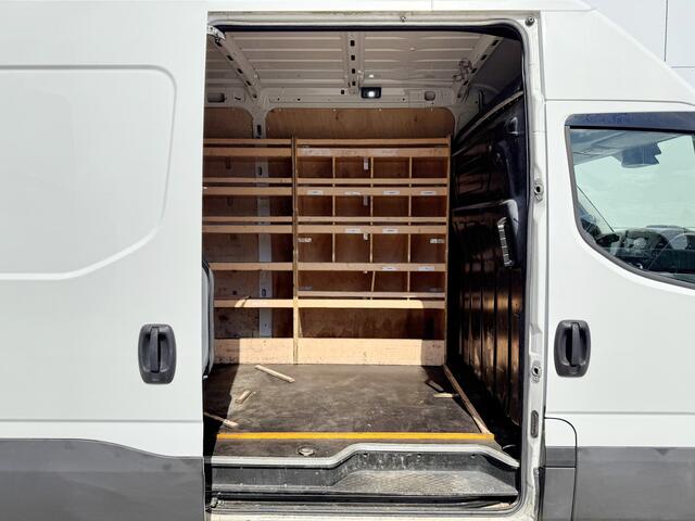 Iveco DAILY 35S14 L2H2 Luchtvering Trekhaak Cruise Control Climate Control Lucht Geveerde Bestuurdersstoel