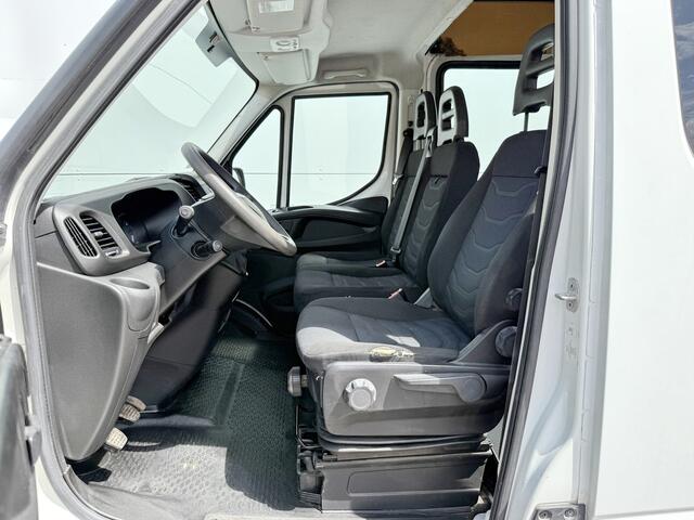 Iveco DAILY 35S14 2.3 L2H2 Dubbele Cabine 7 Stoelen Airco Cruise Control Trekhaak 3.5t Lucht geveerde stoel