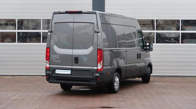 Iveco DAILY 35S18HV 3.0 L2H2 AUT/ 2X SCHUIFDEUR/ CAMERA/ LED/ CRUISE/ CLIMA/ NAVI