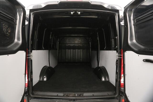 Iveco DAILY 2.3 300 L1H1 3500KG Trekgew. Trekhaak Airco 3 Persoons Elektrpakket