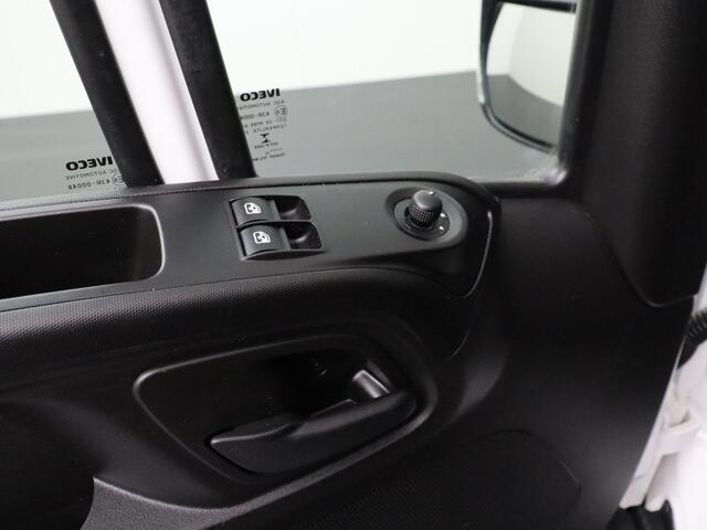 Iveco DAILY 35S14 Hi-Matic Automaat L2H2 | 3500Kg TG | Airco | Cruise | 3-Persoons | Betimmering