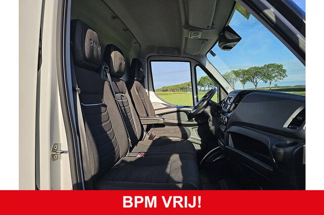 Iveco DAILY 35S14V 2.3 L3H2 ac automaat EURO6 navi carplay camera