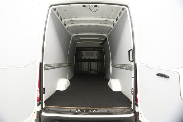 Iveco DAILY 35 S14 2.3D L2H2 | Automaat | 3500KG Trekgew. | Trekh. | Airco | Cruise | 3-Zits