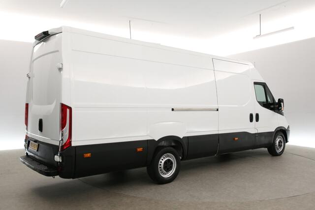 Iveco DAILY 35S16V 2.3 410 155PK L3H2 | 3500KG Trekgew. | Airco | 3-Zits | Parkeersensoren