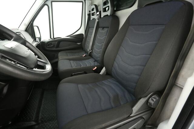 Iveco DAILY 35S16V 2.3 410 155PK L3H2 | 3500KG Trekgew. | Airco | 3-Zits | Parkeersensoren