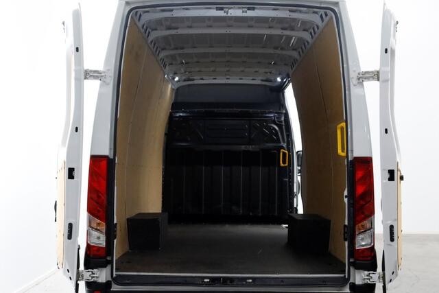 Iveco DAILY 35S18 3.0 180pk HiMatic Automaat L4H2 Maxi LED/Camera/Trekhaak 3500kg 02-2023