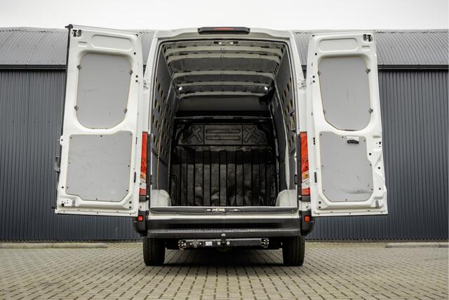 Iveco DAILY **35S14V 2.3 L2H2 | Automaat | Euro 6 | Cruise | Climate | 3500 KG Trekgewicht | Trekhaak**