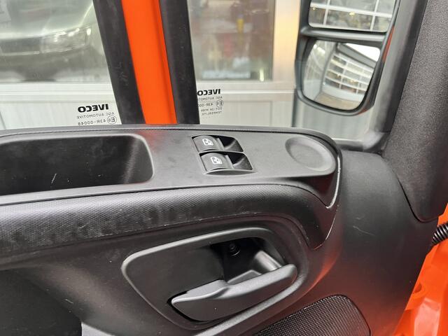 Iveco DAILY 35C14 2.3 375 Laadklep 500kg Trekhaak 3500kg trekgewicht Airco 2-Persoons Open laadbak Pick-up P-up Bakwagen Telefoonverbinding 1e eigenaar Euro 6 Bpm vrij !!!