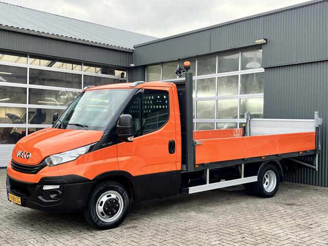 Iveco DAILY 35C14 2.3 375 Laadklep 500kg Trekhaak 3500kg trekgewicht Airco 2-Persoons Open laadbak Pick-up P-up Bakwagen Telefoonverbinding 1e eigenaar Euro 6 Bpm vrij !!!