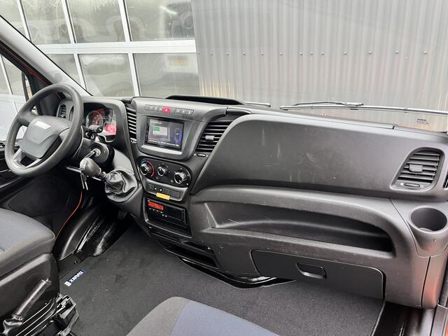 Iveco DAILY 35C14 2.3 375 Laadklep 500kg Trekhaak 3500kg trekgewicht Airco 2-Persoons Open laadbak Pick-up P-up Bakwagen Telefoonverbinding 1e eigenaar Euro 6 Bpm vrij !!!