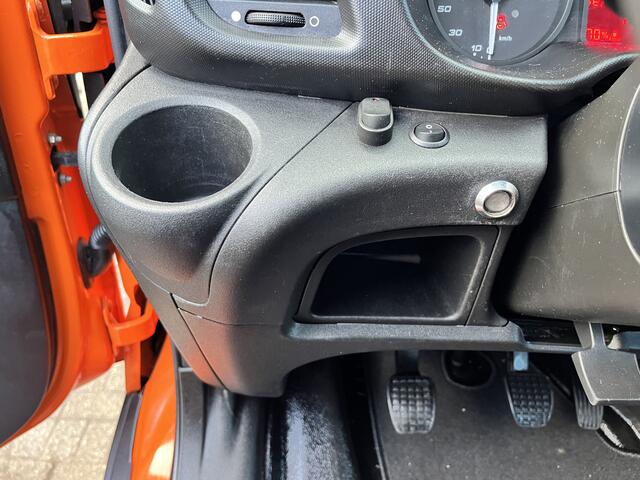 Iveco DAILY 35C14 2.3 375 Laadklep 500kg Trekhaak 3500kg trekgewicht Airco 2-Persoons Open laadbak Pick-up P-up Bakwagen Telefoonverbinding 1e eigenaar Euro 6 Bpm vrij !!!