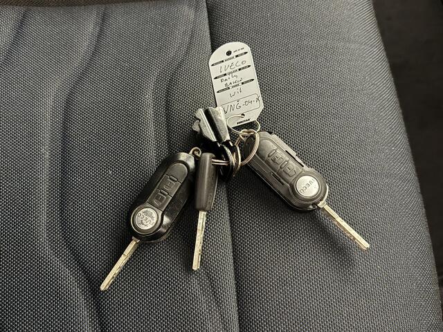 Iveco DAILY 35C16 Bakwagen+Laadklep | Airco | Cruise | 3-Persoons | Dakspoiler