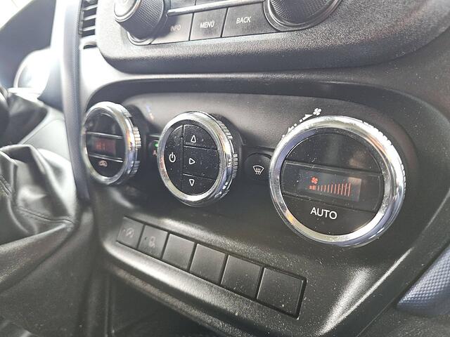 Iveco DAILY 35S14V 2.3 352 L2H2 3.5T-Trekhaak Automaat Airco Euro6!