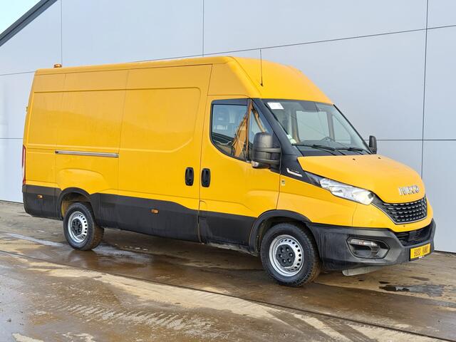 Iveco DAILY 35S16 2.3 Automaat L2H2 Oprijplaat Trekhaak Climate Control Cruise Control Lucht Geveerde Stoel