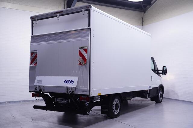 Iveco DAILY 35S16 160 pk Bakwagen met Laadklep Airco ECC Audio DAB+, Enkel Lucht, LxBxH 415x214x208 cm, 3-Zits