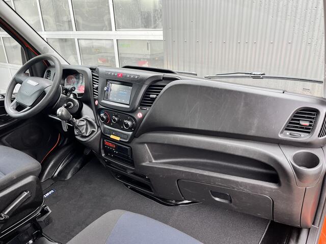 Iveco DAILY 35C14 2.3 375 Laadklep 500kg Trekhaak 3500kg trekgewicht Airco 2-Persoons Open laadbak Pick-up P-up Bakwagen Telefoonverbinding 1e eigenaar Euro 6 Bpm vrij !!!