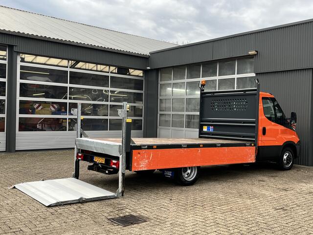 Iveco DAILY 35C14 2.3 375 Laadklep 500kg Trekhaak 3500kg trekgewicht Airco 2-Persoons Open laadbak Pick-up P-up Bakwagen Telefoonverbinding 1e eigenaar Euro 6 Bpm vrij !!!