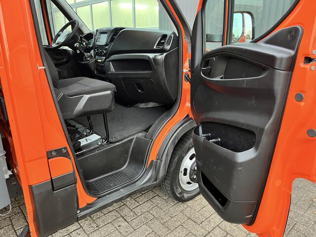 Iveco DAILY 35C14 2.3 375 Laadklep 500kg Trekhaak 3500kg trekgewicht Airco 2-Persoons Open laadbak Pick-up P-up Bakwagen Telefoonverbinding 1e eigenaar Euro 6 Bpm vrij !!!