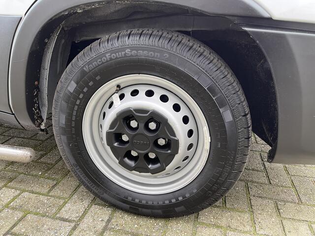 Iveco DAILY 35S14V 2.3 410 L4H2 Himatic automaat / vaste prijs rijklaar ¤ 23.950 ex btw / lease vanaf ¤ 391 / euro 6 / laadruimte 470 cm lang / trekhaak 3500 kg !