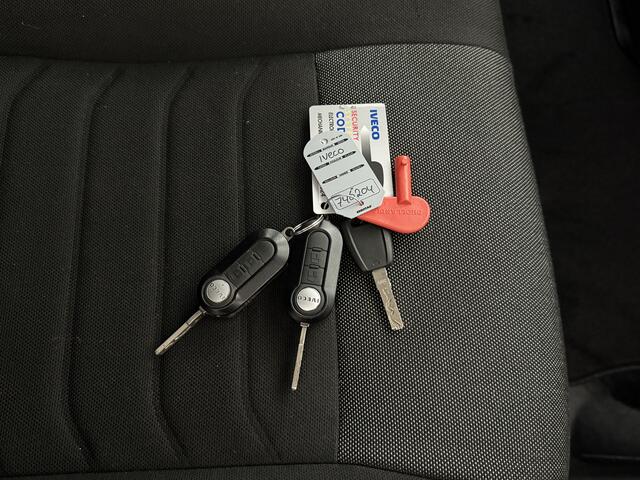 Iveco DAILY 35C16 Bakwagen+Laadklep | Multimedia | Camera | 3-Persoons | Airco