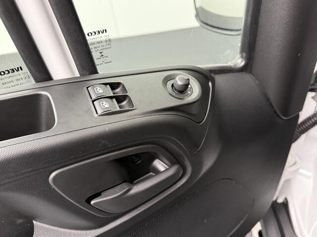 Iveco DAILY 35C16 Bakwagen+Laadklep | Airco | 3-Persoons | 750Kg Laadklep