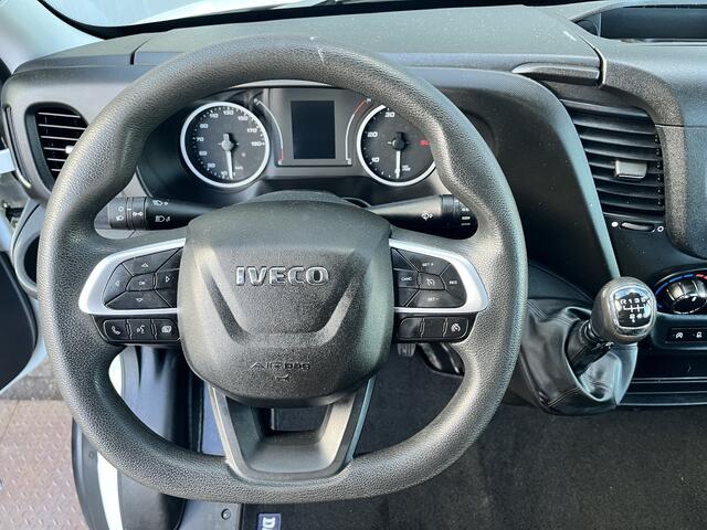 Iveco DAILY 35S14 2.3 Autotransporter Tijhof 5.14 M Airco Cruise controle 3500kg Trekhaak 1145kg Laadvermogen Luchtvering Autoambulance Transporter Euro 6 Oprijwagen 3-Persoons Pick-up Open laadbak Bakwagen P-up