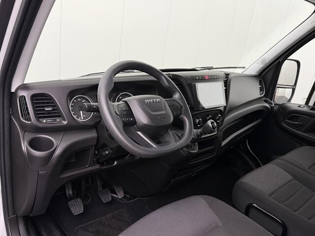 Iveco DAILY 35C16 Bakwagen | Laadklep | Camera | Rijklaar | Navigatie | 3500Kg Trekhaak | Airco | 3-Zits