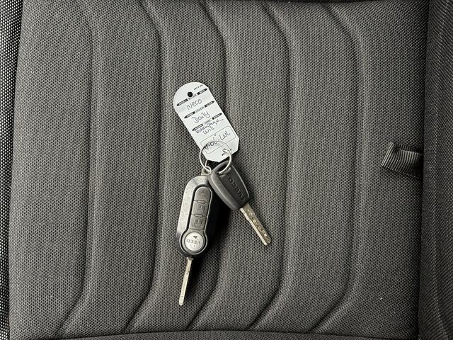 Iveco DAILY 35C16 Bakwagen | Laadklep | Camera | Rijklaar | Navigatie | 3500Kg Trekhaak | Airco | 3-Zits