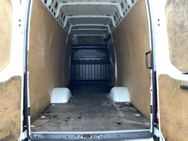 Iveco DAILY 35C15V 3.0 410 H3 L Maxi Airco 3 Zits Cruise Camera Trekhaak 3500 kg Euro 6